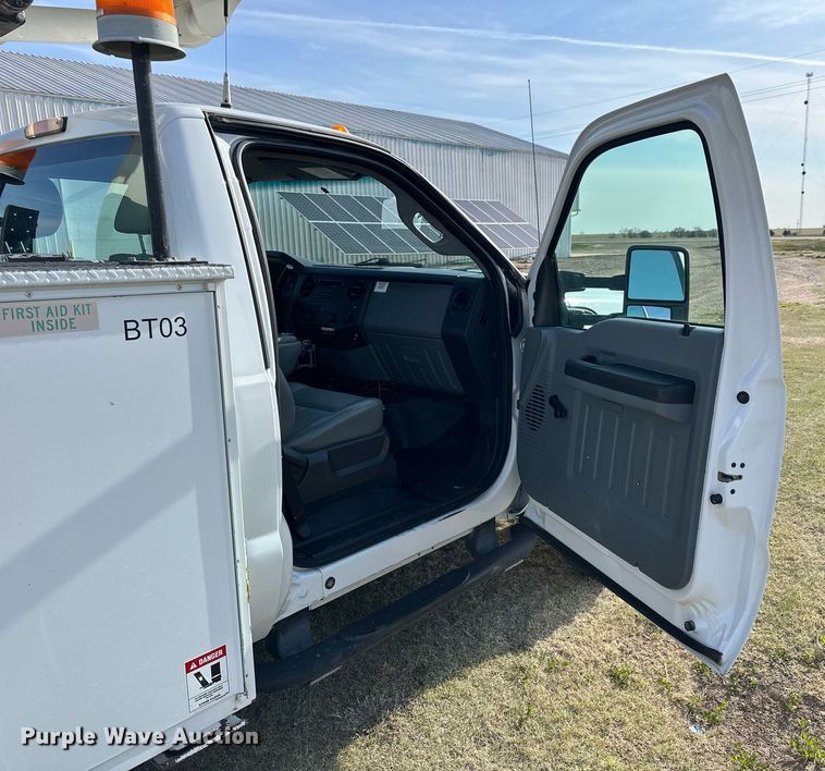 image for item KL9234 2012 Ford F550 Super Duty  bucket truck