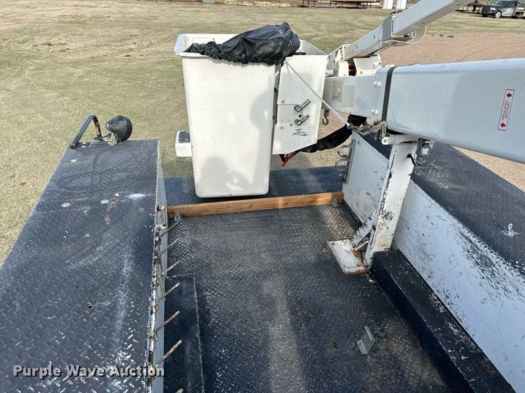 image for item KL9234 2012 Ford F550 Super Duty  bucket truck