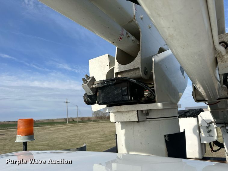 image for item KL9234 2012 Ford F550 Super Duty  bucket truck