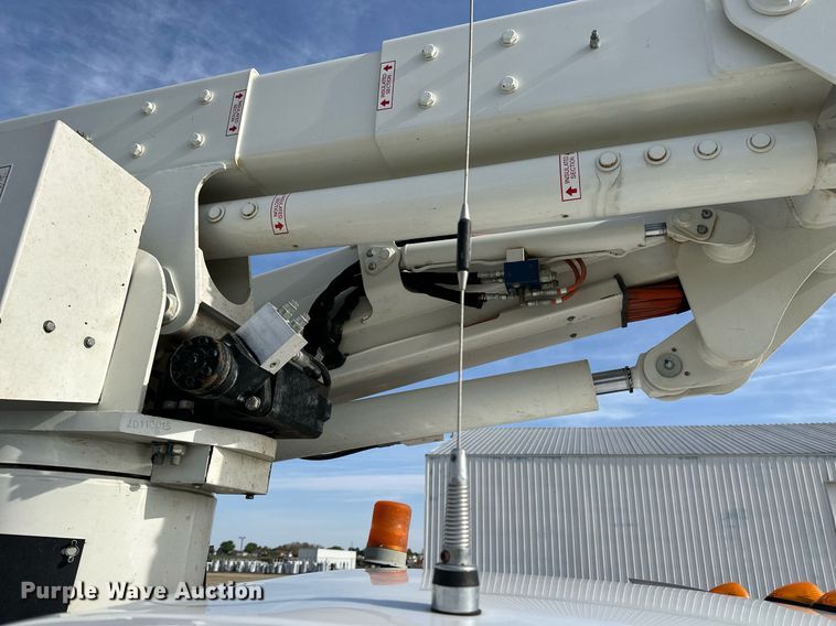 image for item KL9234 2012 Ford F550 Super Duty  bucket truck