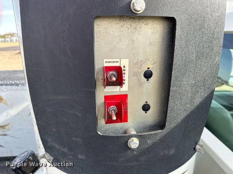 image for item KL9234 2012 Ford F550 Super Duty  bucket truck