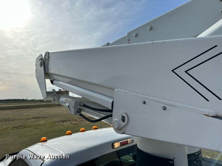 image for item KL9234 2012 Ford F550 Super Duty  bucket truck