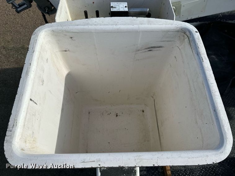 image for item KL9234 2012 Ford F550 Super Duty  bucket truck