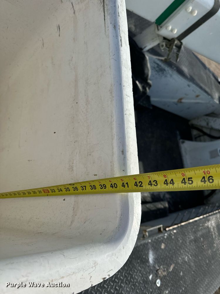 image for item KL9234 2012 Ford F550 Super Duty  bucket truck