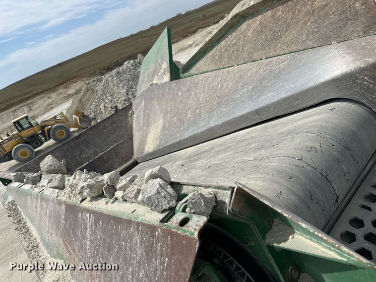 image for item KL9248 2015 McCloskey R105  screening plant