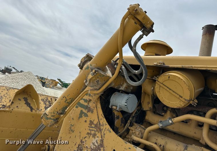 image for item KL9252 1975 Caterpillar D8K  dozer