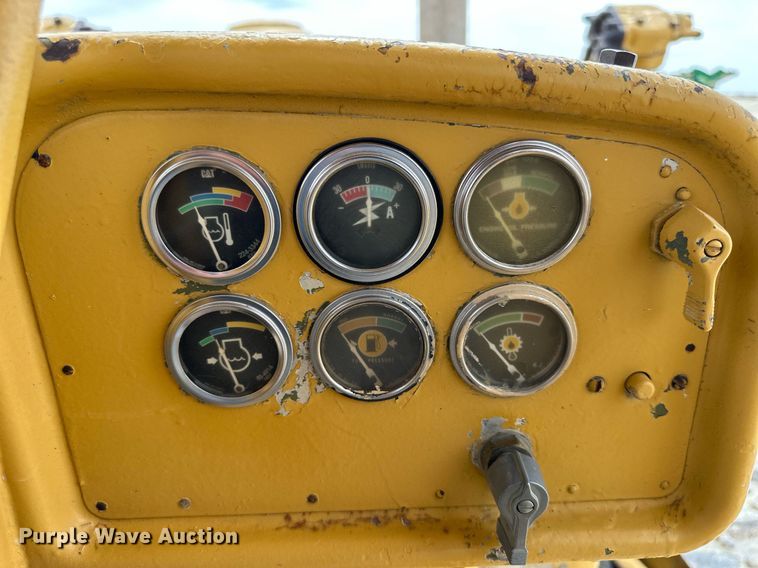 image for item KL9252 1975 Caterpillar D8K  dozer