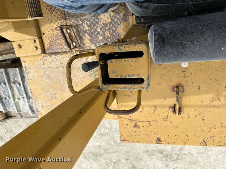 image for item KL9252 1975 Caterpillar D8K  dozer