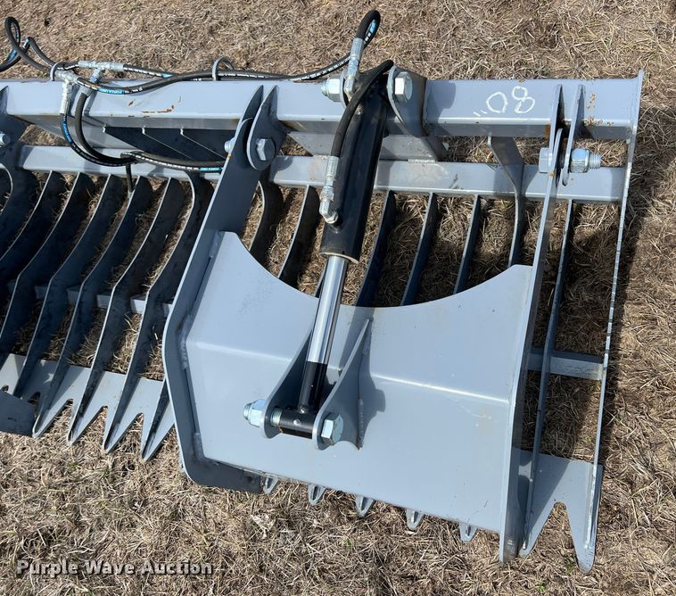 image for item KR9438 Skid steer grapple bucket