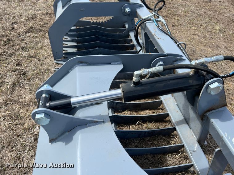 image for item KR9438 Skid steer grapple bucket