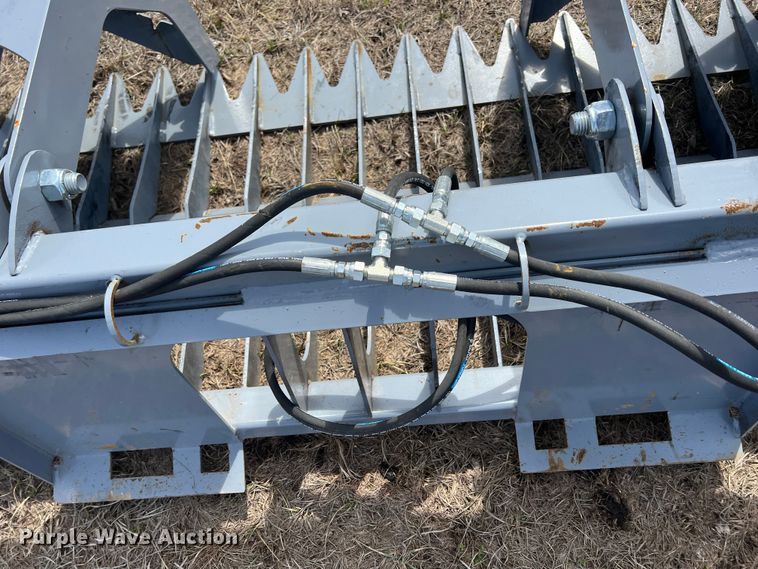 image for item KR9438 Skid steer grapple bucket