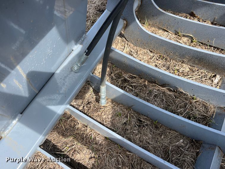 image for item KR9438 Skid steer grapple bucket