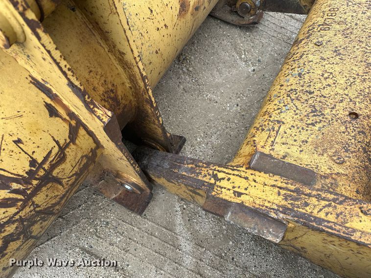 image for item KU9931 1974 Caterpillar 955L  track loader