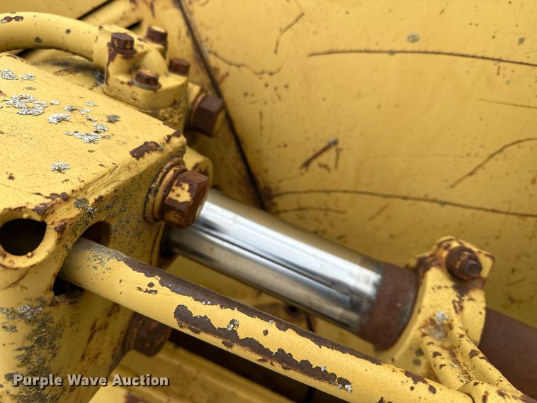 image for item KU9931 1974 Caterpillar 955L  track loader