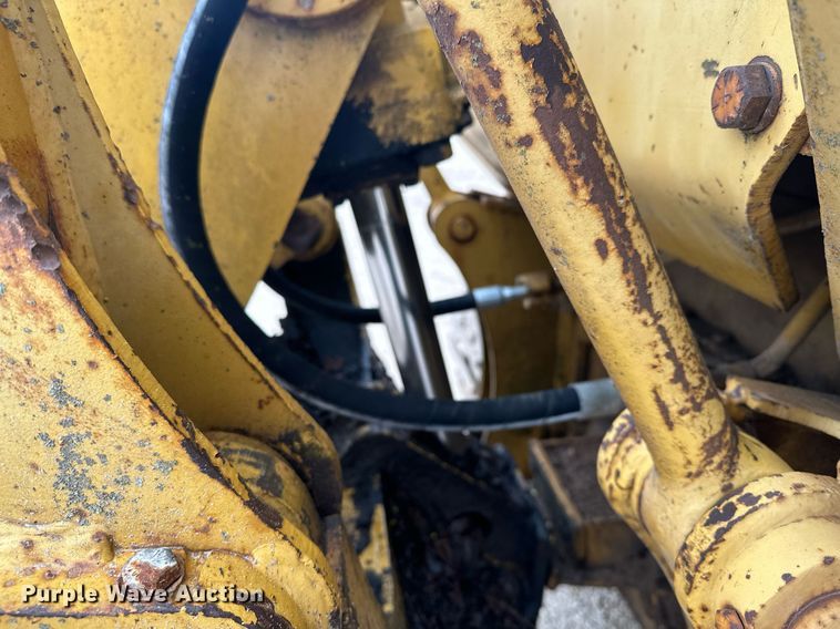 image for item KU9931 1974 Caterpillar 955L  track loader