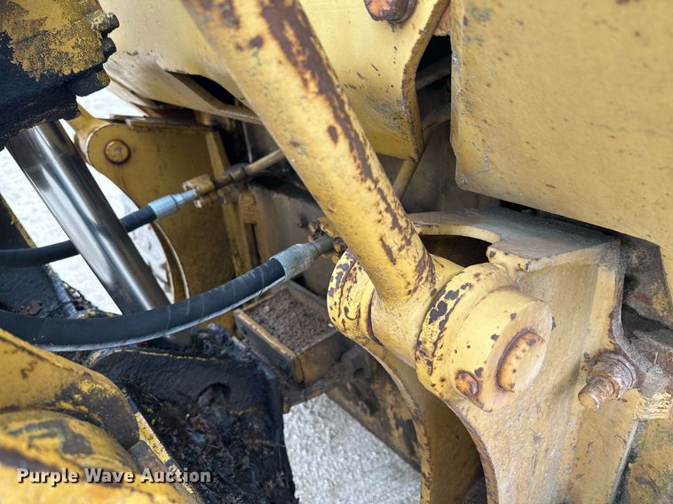 image for item KU9931 1974 Caterpillar 955L  track loader