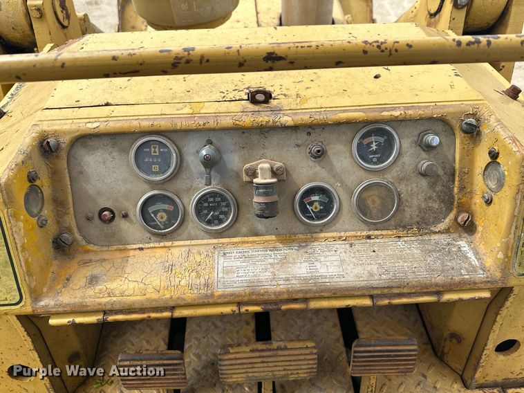 image for item KU9931 1974 Caterpillar 955L  track loader