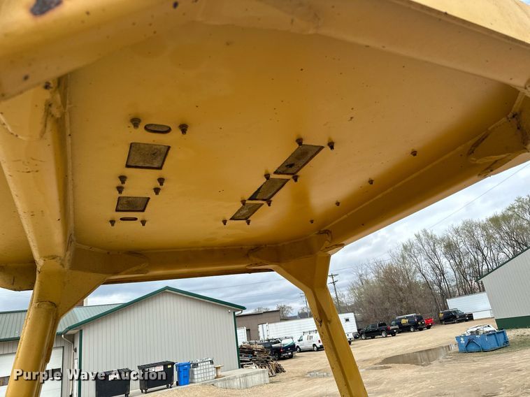 image for item KU9931 1974 Caterpillar 955L  track loader