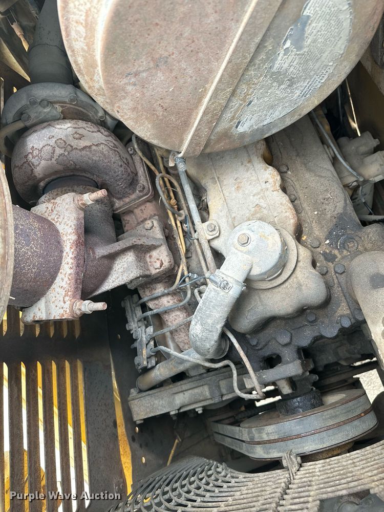 image for item KU9931 1974 Caterpillar 955L  track loader