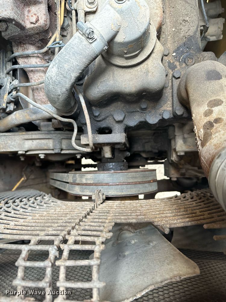 image for item KU9931 1974 Caterpillar 955L  track loader