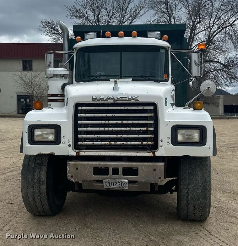 image for item KU9932 1996 Mack RD688S  dump truck