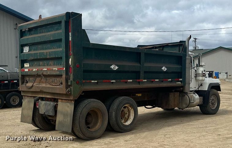 image for item KU9932 1996 Mack RD688S  dump truck