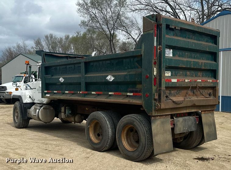 image for item KU9932 1996 Mack RD688S  dump truck