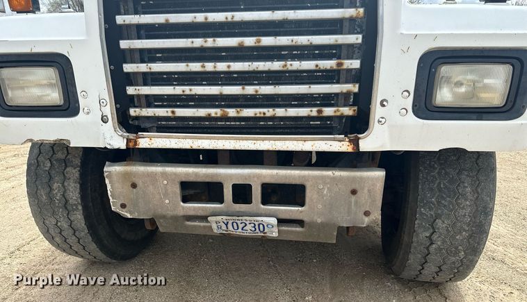 image for item KU9932 1996 Mack RD688S  dump truck