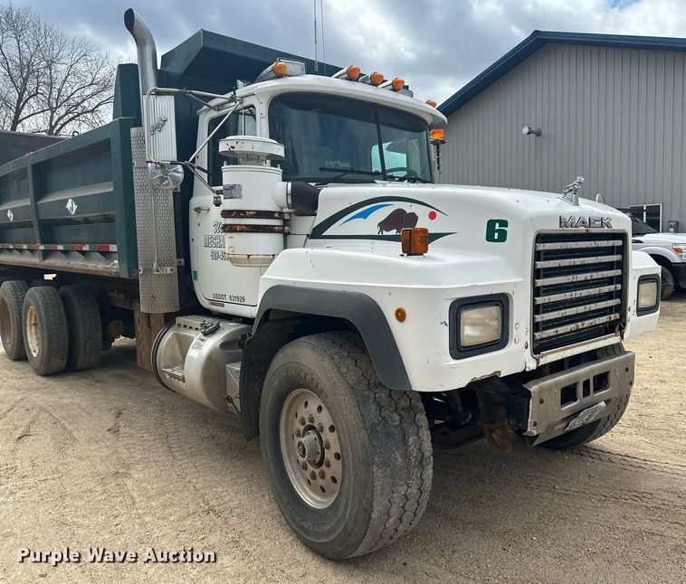 image for item KU9932 1996 Mack RD688S  dump truck