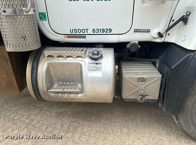 image for item KU9932 1996 Mack RD688S  dump truck