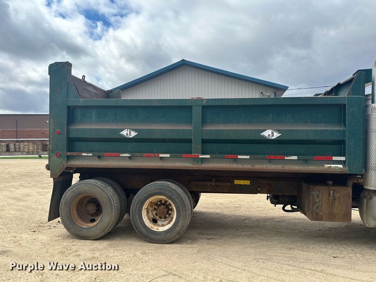 image for item KU9932 1996 Mack RD688S  dump truck