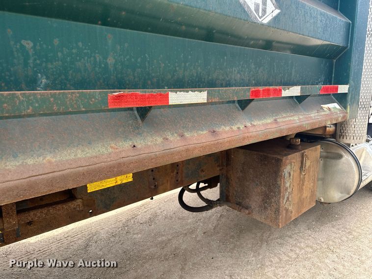 image for item KU9932 1996 Mack RD688S  dump truck