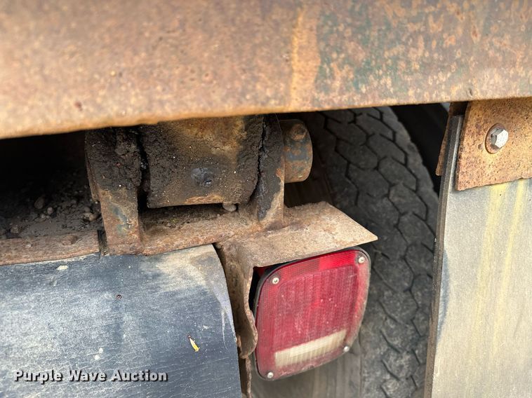 image for item KU9932 1996 Mack RD688S  dump truck