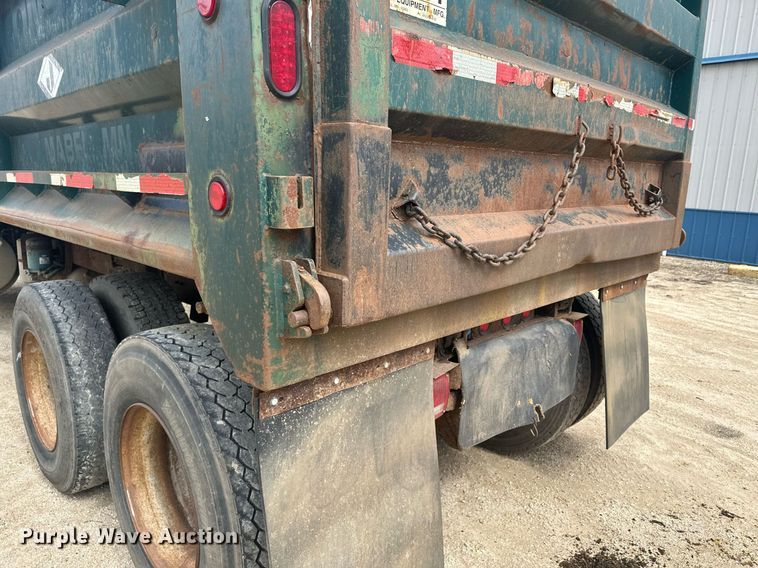 image for item KU9932 1996 Mack RD688S  dump truck
