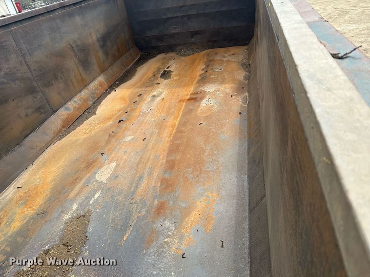 image for item KU9932 1996 Mack RD688S  dump truck