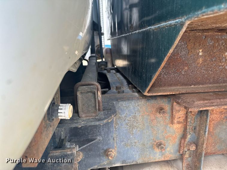 image for item KU9932 1996 Mack RD688S  dump truck