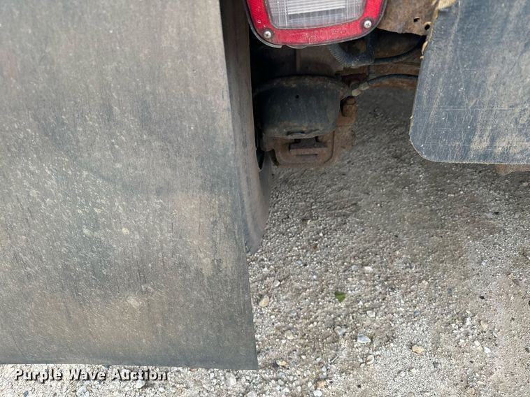 image for item KU9932 1996 Mack RD688S  dump truck