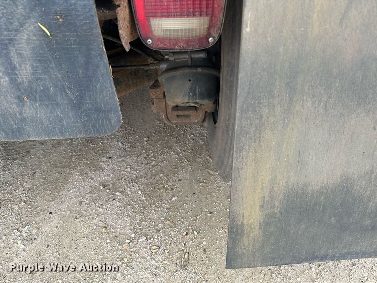 image for item KU9932 1996 Mack RD688S  dump truck