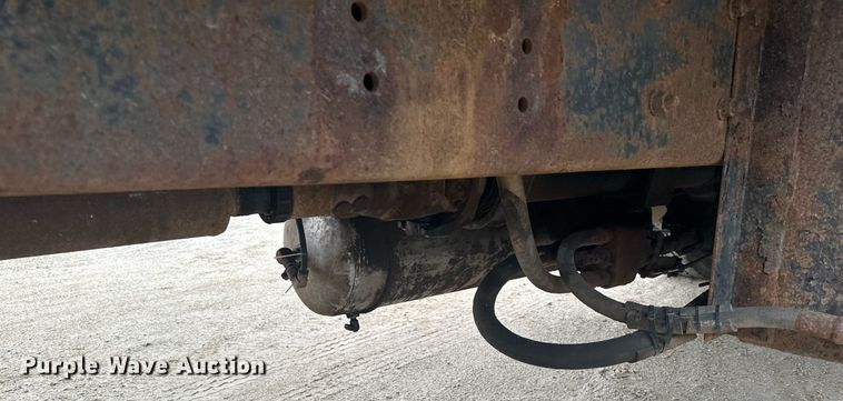 image for item KU9932 1996 Mack RD688S  dump truck