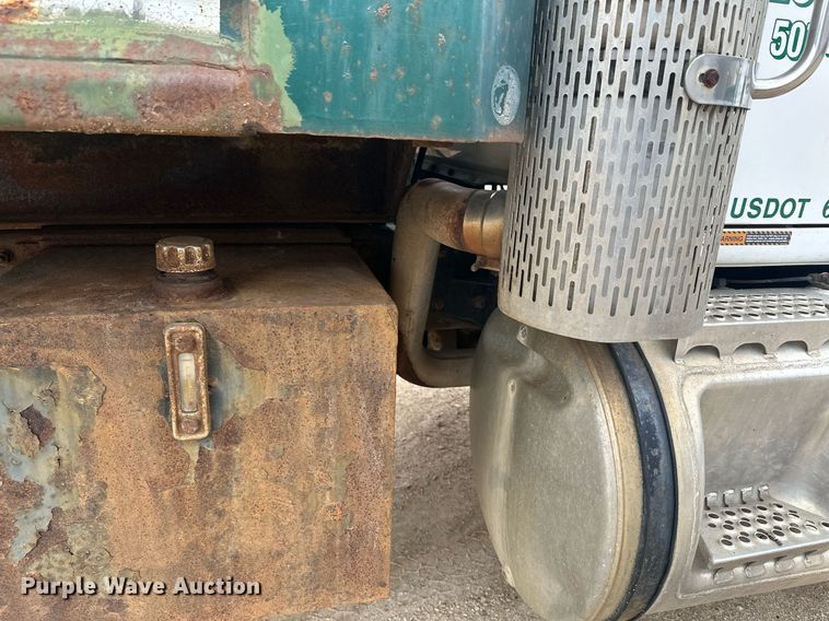 image for item KU9932 1996 Mack RD688S  dump truck