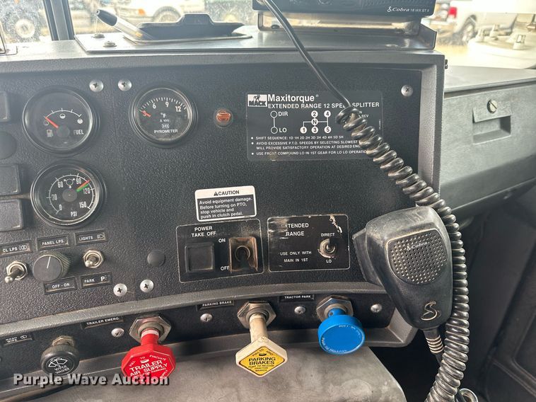 image for item KU9932 1996 Mack RD688S  dump truck