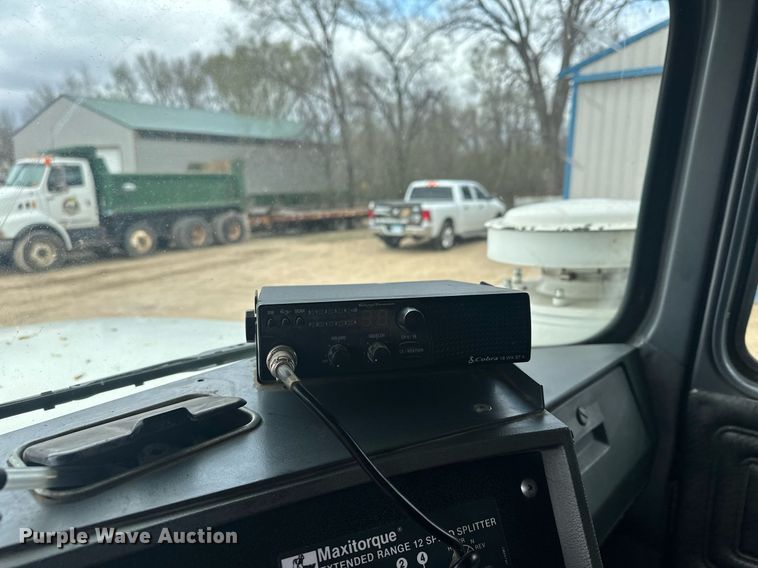 image for item KU9932 1996 Mack RD688S  dump truck