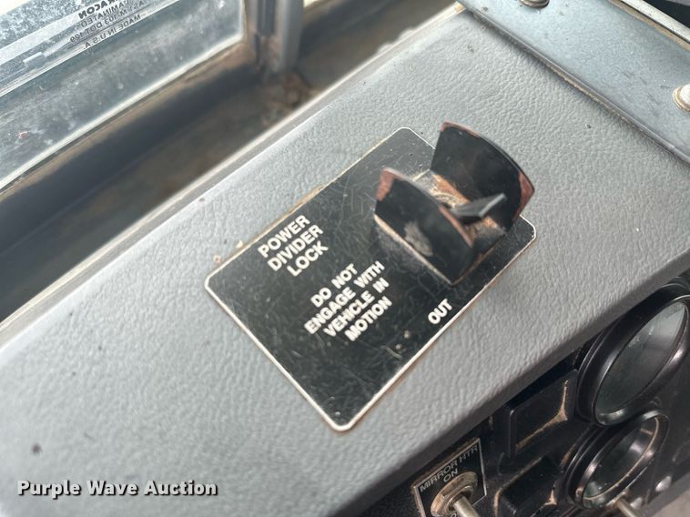 image for item KU9932 1996 Mack RD688S  dump truck