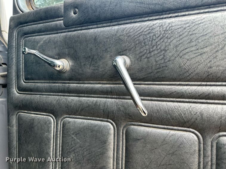 image for item KU9932 1996 Mack RD688S  dump truck