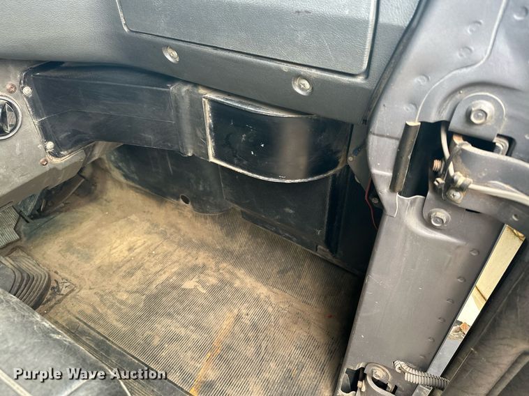 image for item KU9932 1996 Mack RD688S  dump truck