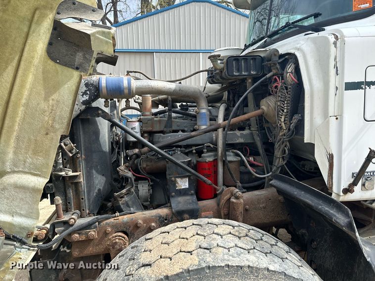 image for item KU9932 1996 Mack RD688S  dump truck