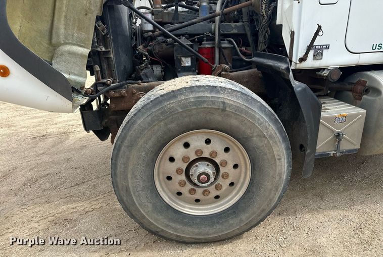 image for item KU9932 1996 Mack RD688S  dump truck