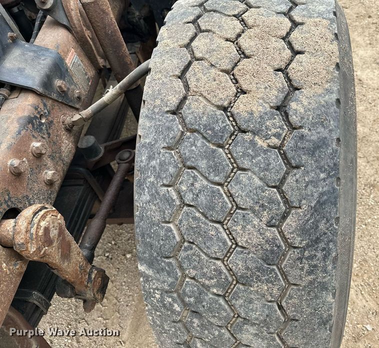 image for item KU9932 1996 Mack RD688S  dump truck