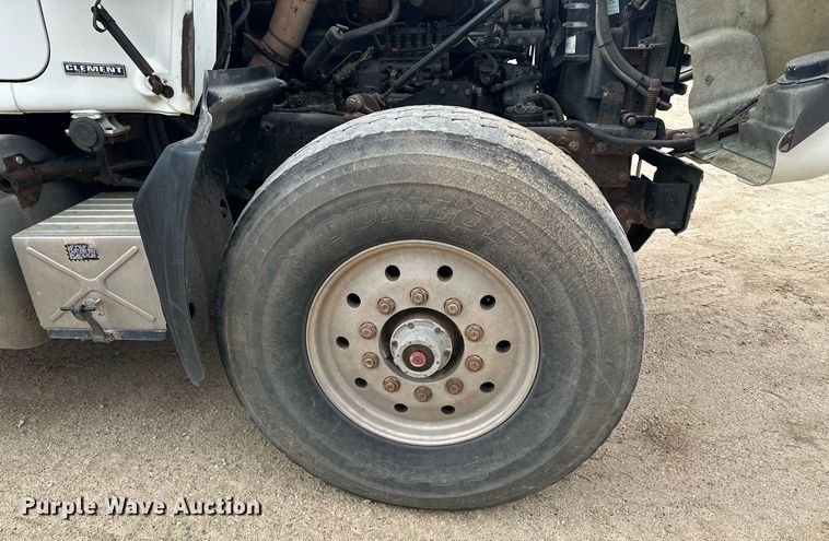 image for item KU9932 1996 Mack RD688S  dump truck