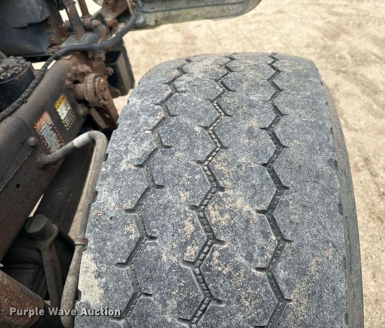 image for item KU9932 1996 Mack RD688S  dump truck